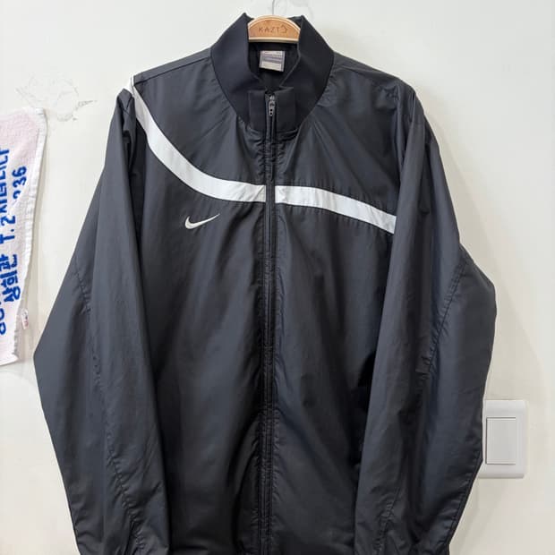 51. 나이키 빈티지 바람막이