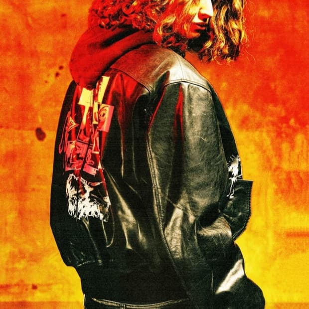 언더마이카 언노운 아트웍 가죽봄버