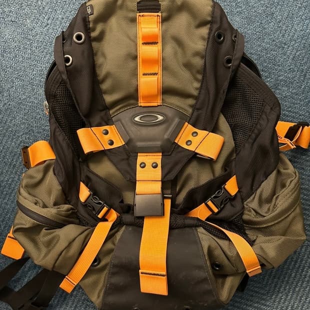 오클리 아이콘 백팩 3.0