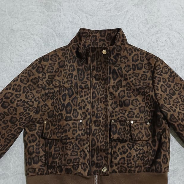 레오파드 패턴 집업 자켓