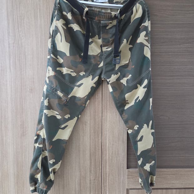 자라 카고 조거 m