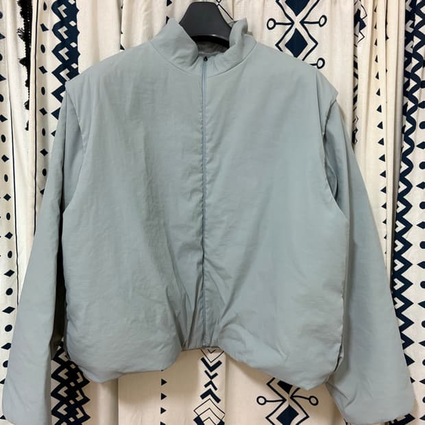 아모멘토 리버시블 점퍼