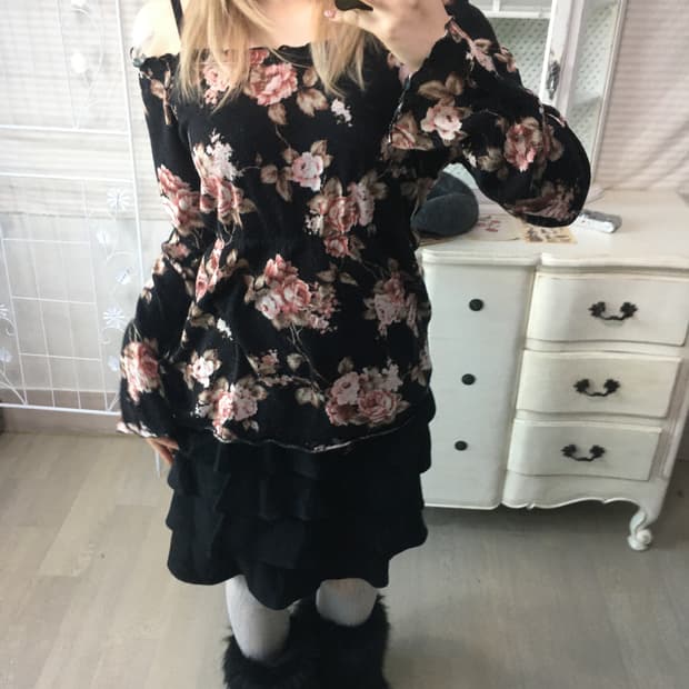 빈티지 블랙 플라워 롱슬리브 블라우스