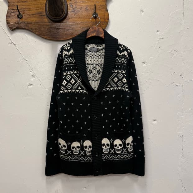 77) STOOGE & CO Skull Pattern Shawl Coll