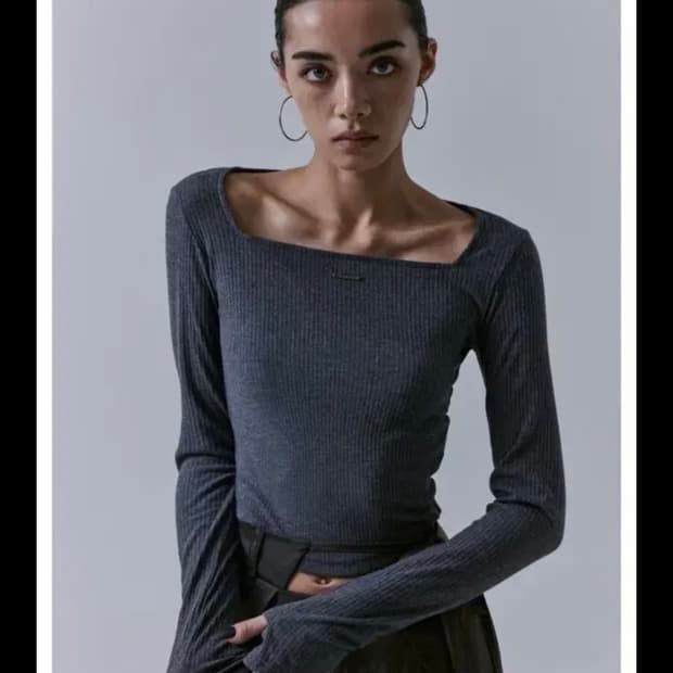 트리밍버드) 스퀘어넥 핑거홀 롱슬리브 CH F