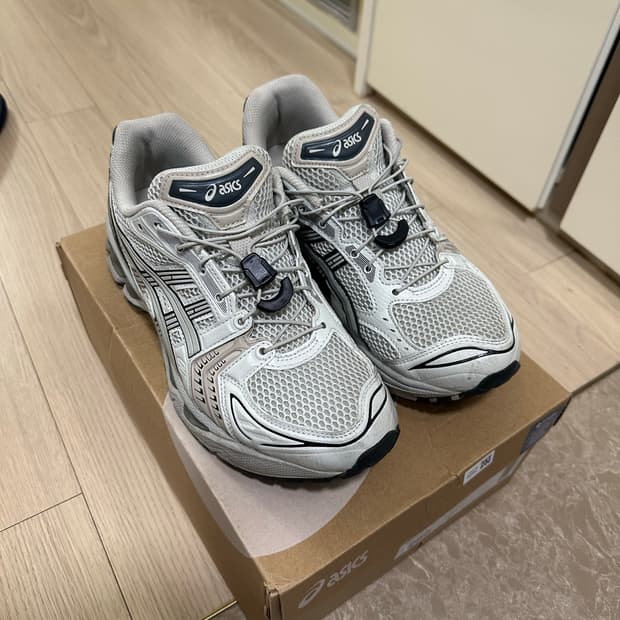 아식스 젤카야노14 언리미티드 255