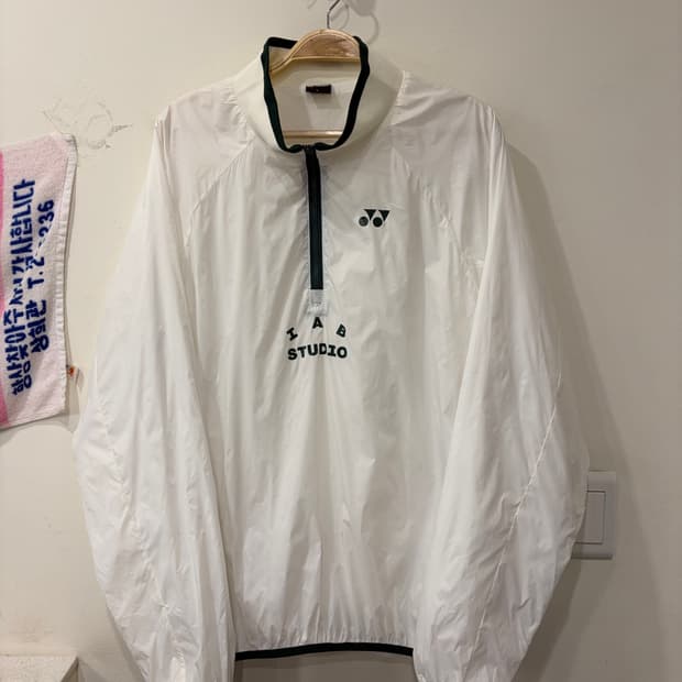 아이앱스튜디오 x 요넥스 우븐 풀오버 화이트 아노락 자켓