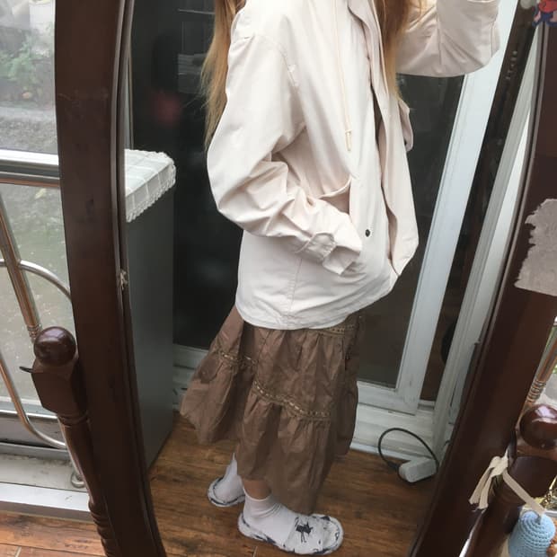 아이보리 바람막이