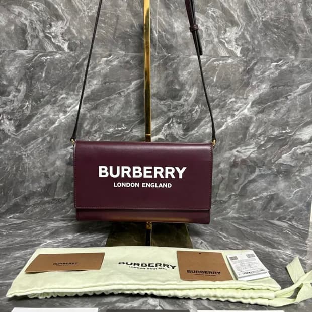 버버리 로에 woc 크로스백 버건디