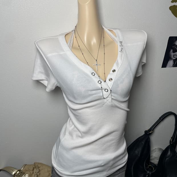 Guess y2k 버튼 탑