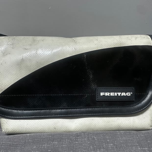 프라이탁 하와이파이브오 블랙&화이트 민트택포함