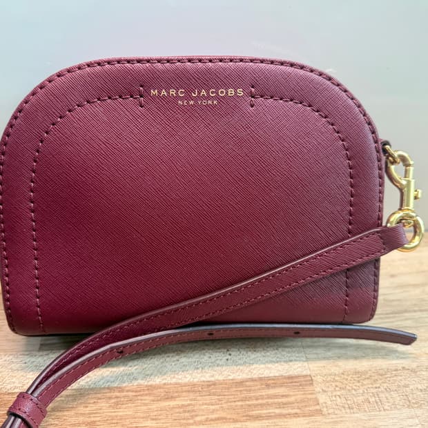 마크제이콥스 하프문 크로스백