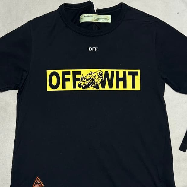 S 오프화이트 모토 스플라이스드 블랙 반팔티