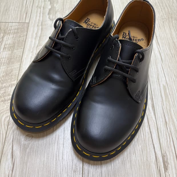 닥터마틴 1461 3홀 스무스 250