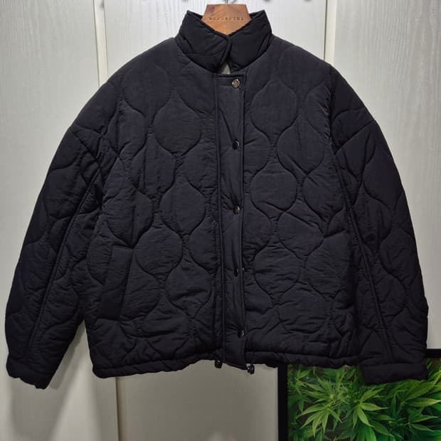 빈티지 블랙 퀄팅 패딩 자켓. 새상품