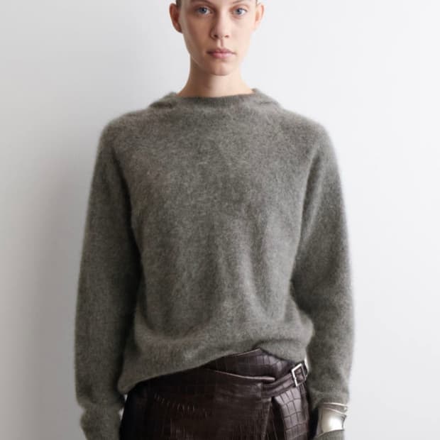 cos 캐시미어 후드티