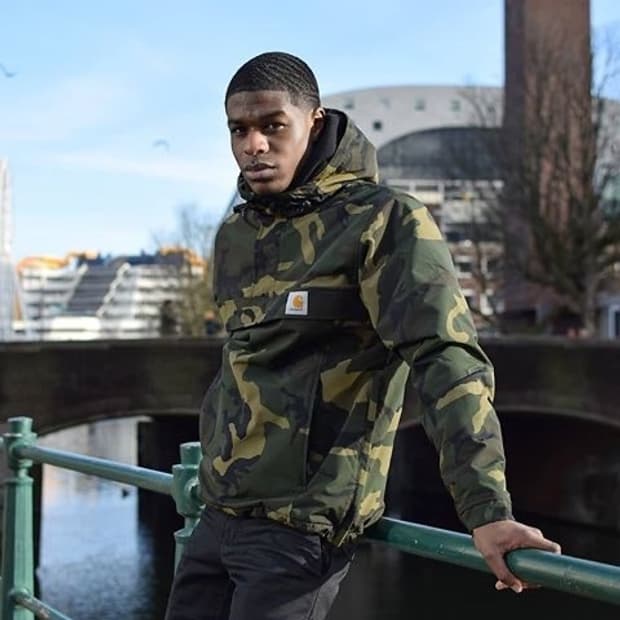 칼하트wip 우드랜드 카모 아노락 m