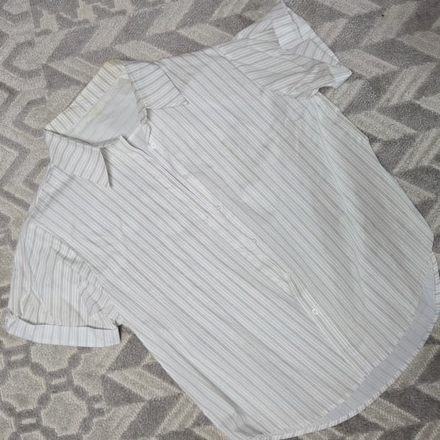 반팔 아이보리 스트라이프 셔츠