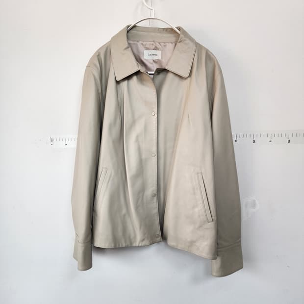 라시엔토 아이보리 양가죽 자켓