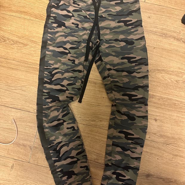 포에버21 카모플라쥬 레깅스