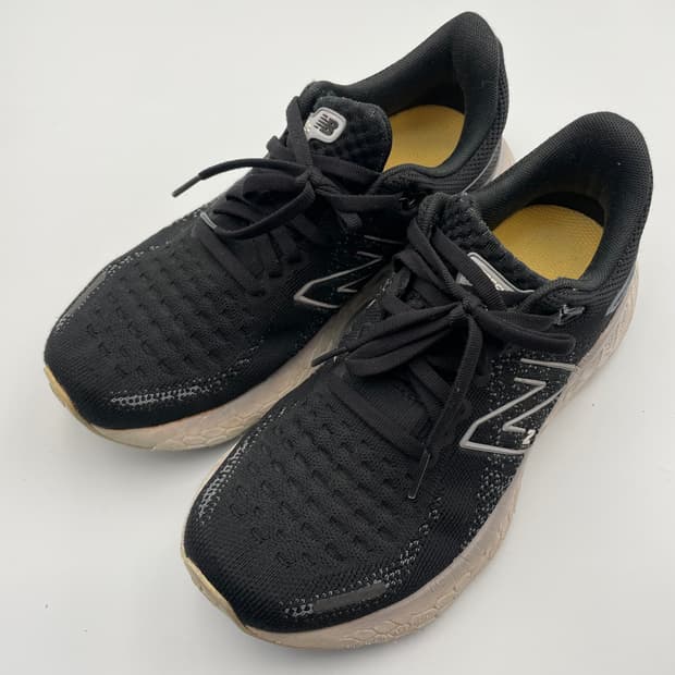 뉴발란스 검정색 여성 운동화 신발 235