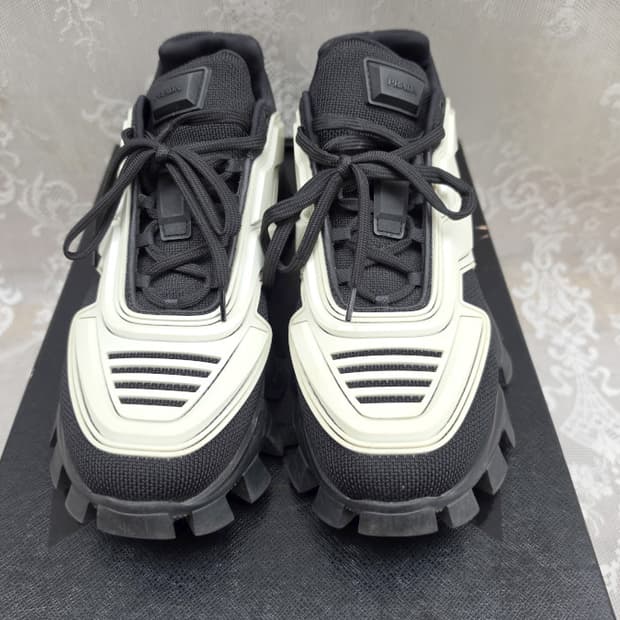 프라다 클라우드버스트 썬더 (made in italy)