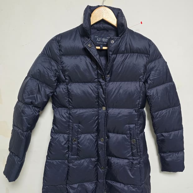 
AJ Armani Jeans 여성 패딩 36 (새상품)