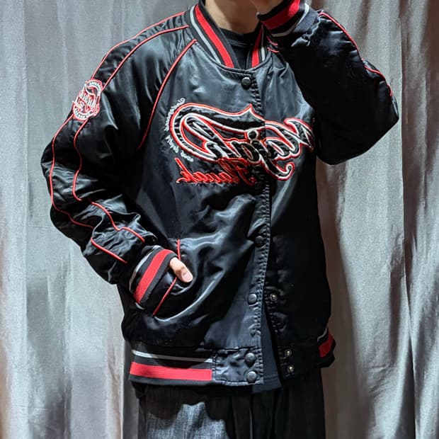 XL 마자플라바 패치 빅로고 레드라인 사틴 자켓