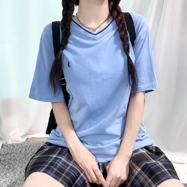폴로 블루 브이넥 반팔