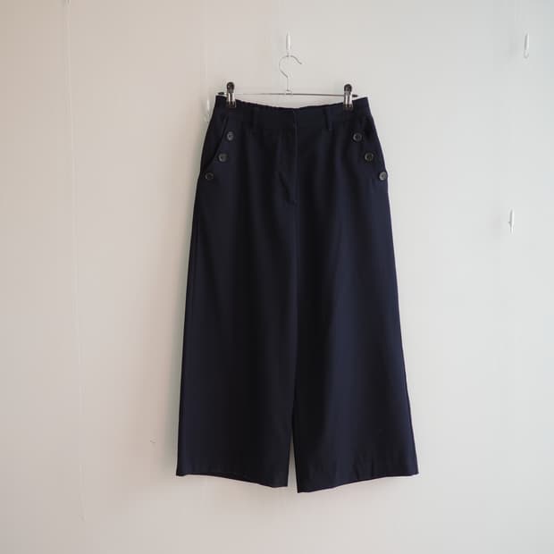 deep navy banding capri pants