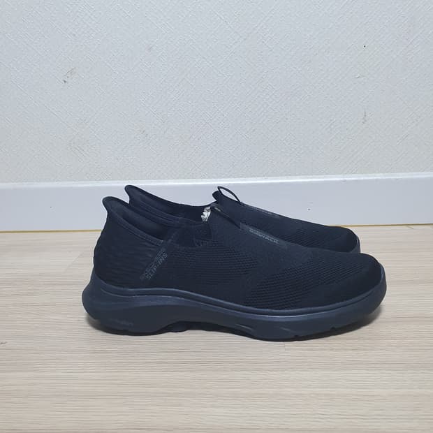 스케쳐스 고워크 슬립온 블랙 270