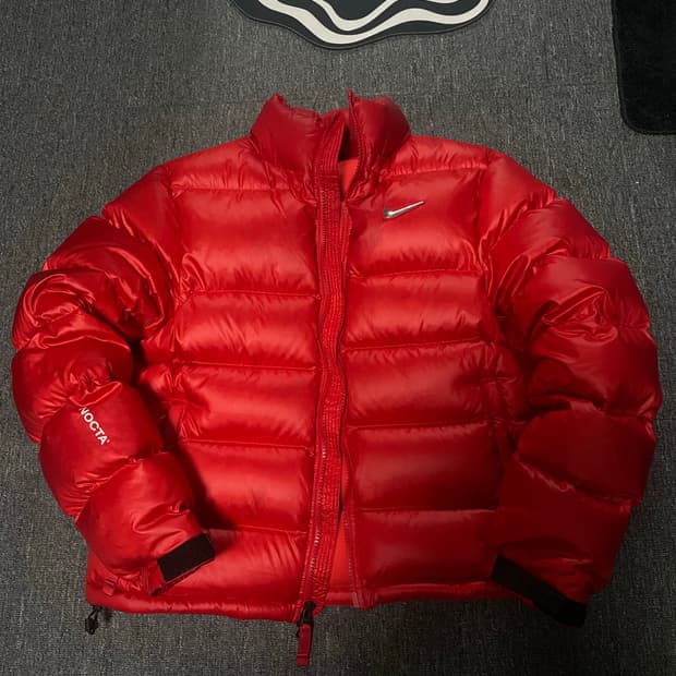 나이키 녹타 레드 푸퍼 패딩