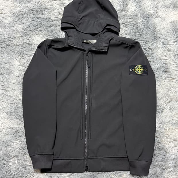 스톤아일랜드 소프트쉘 {size S}