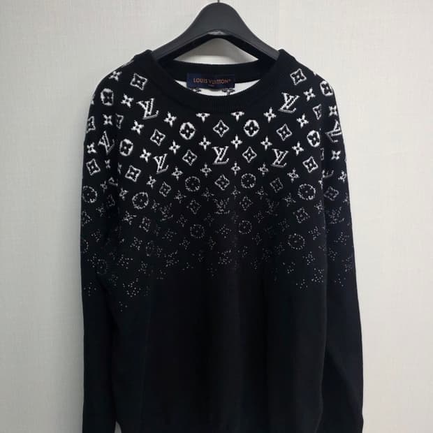 루이비통 모노그램 그라데이션 니트 (상태최상) 사이즈 M
