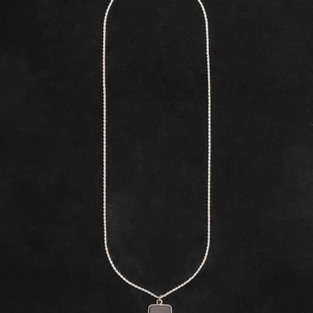 소피부하이 Rectangle pendant