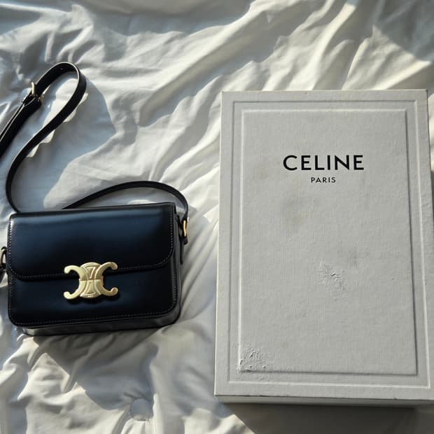 셀린느 트리옹프백 틴 사이즈 샤이니카프스킨 셀린느가방 트리오페