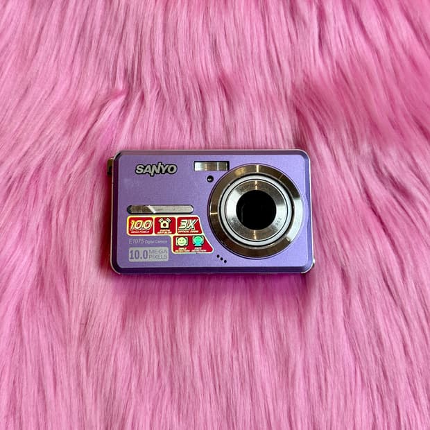 산요 E1075 디지털 카메라 디카