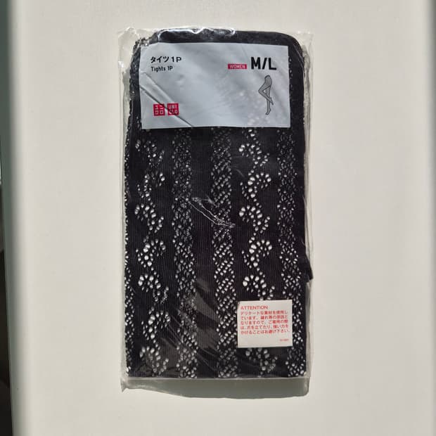 UNIQLO 블랙 레이스 패턴 메쉬 망사 팬티스타킹