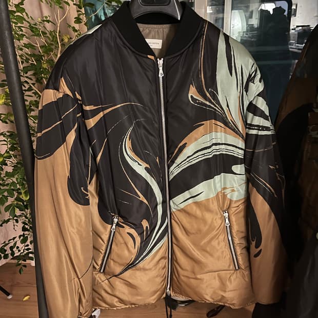 드리스 반 노튼 마블 패딩