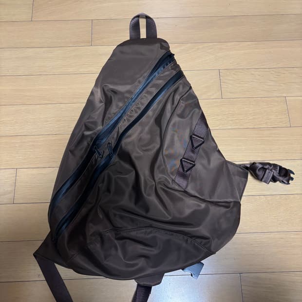 하아카이브 메신저백