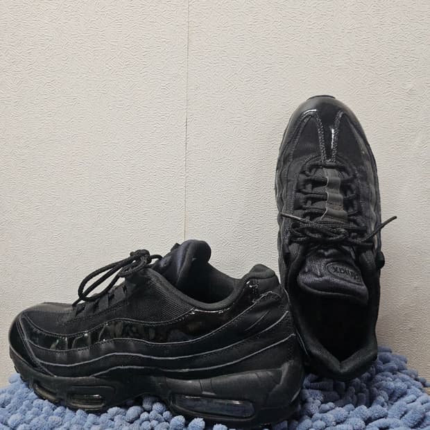 나이키 에어맥스 95 트리블 올블랙 운동화 280