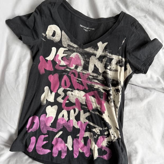 DKNY 반팔티