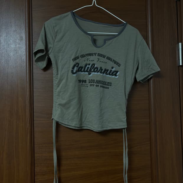 빈티지 크롭 셔링티