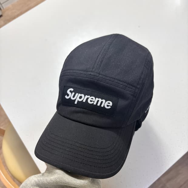 22fw 슈프림 패커블 이어플랩