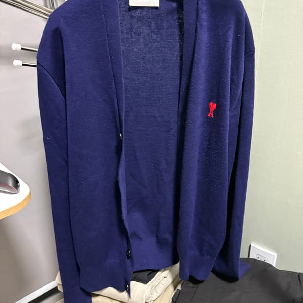 아미 스몰 하트 로고 가디건