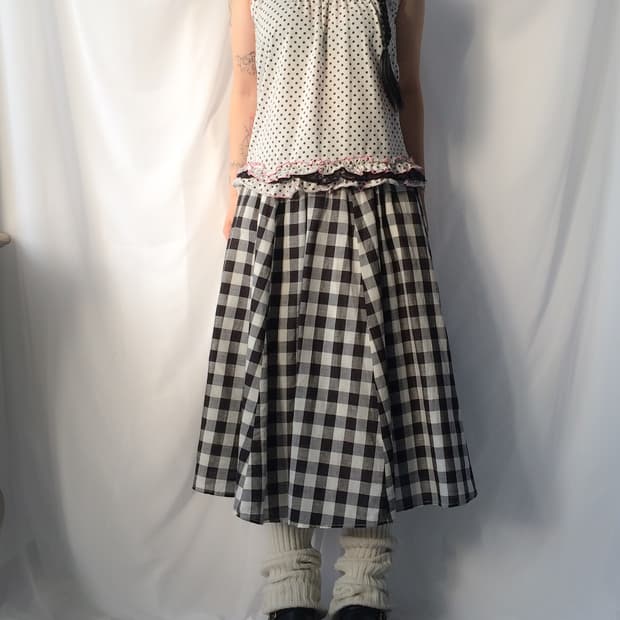 Dot pattern frill sleeveless