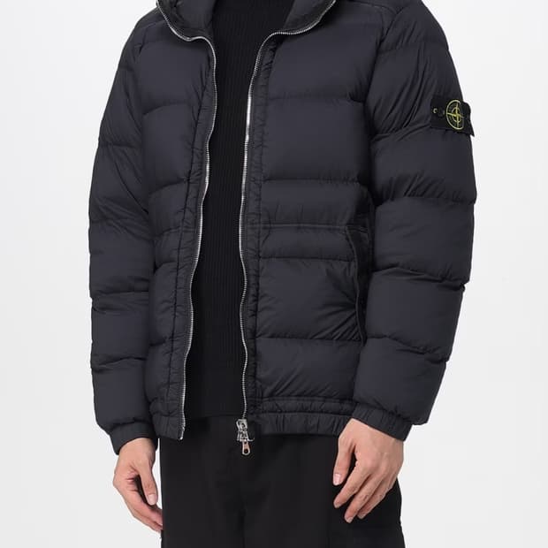 스톤아일랜드 25FW 심리스 터널 다운 패딩 블랙 XL