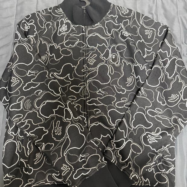 베이프 네온 카모 자카드 트랙 자켓 블랙