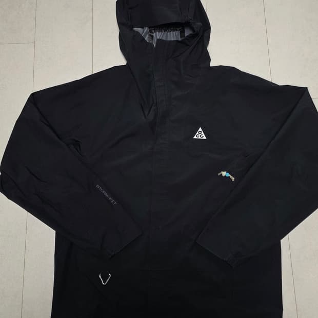 나이키 ACG 스톰핏 자켓 M사이즈 윈드브레이커