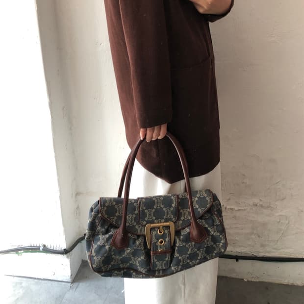 CELINE 셀린느 데님 트리오페 가죽 트리밍 금장 버클 숄더백